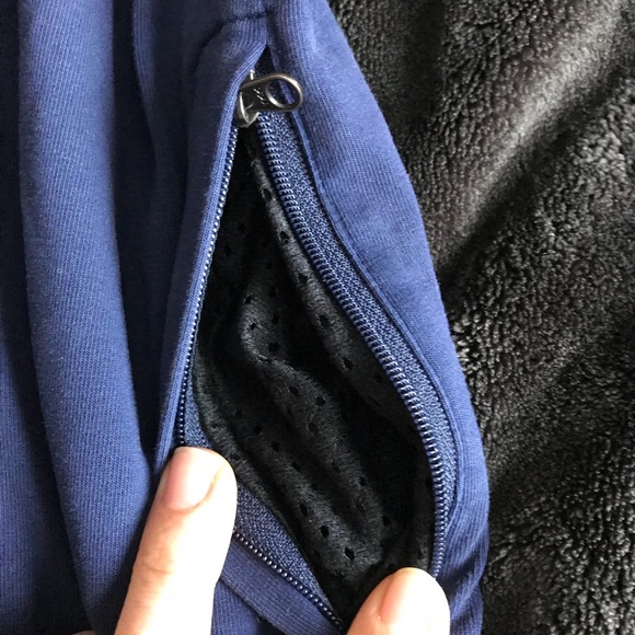 Patagonia lounge or workout pants - Picture 4 of 5